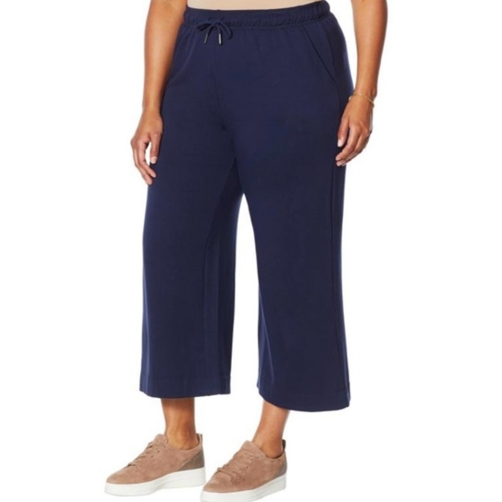 NWT Halston Studio Women’s Brushed Fleece Wide Leg Pants